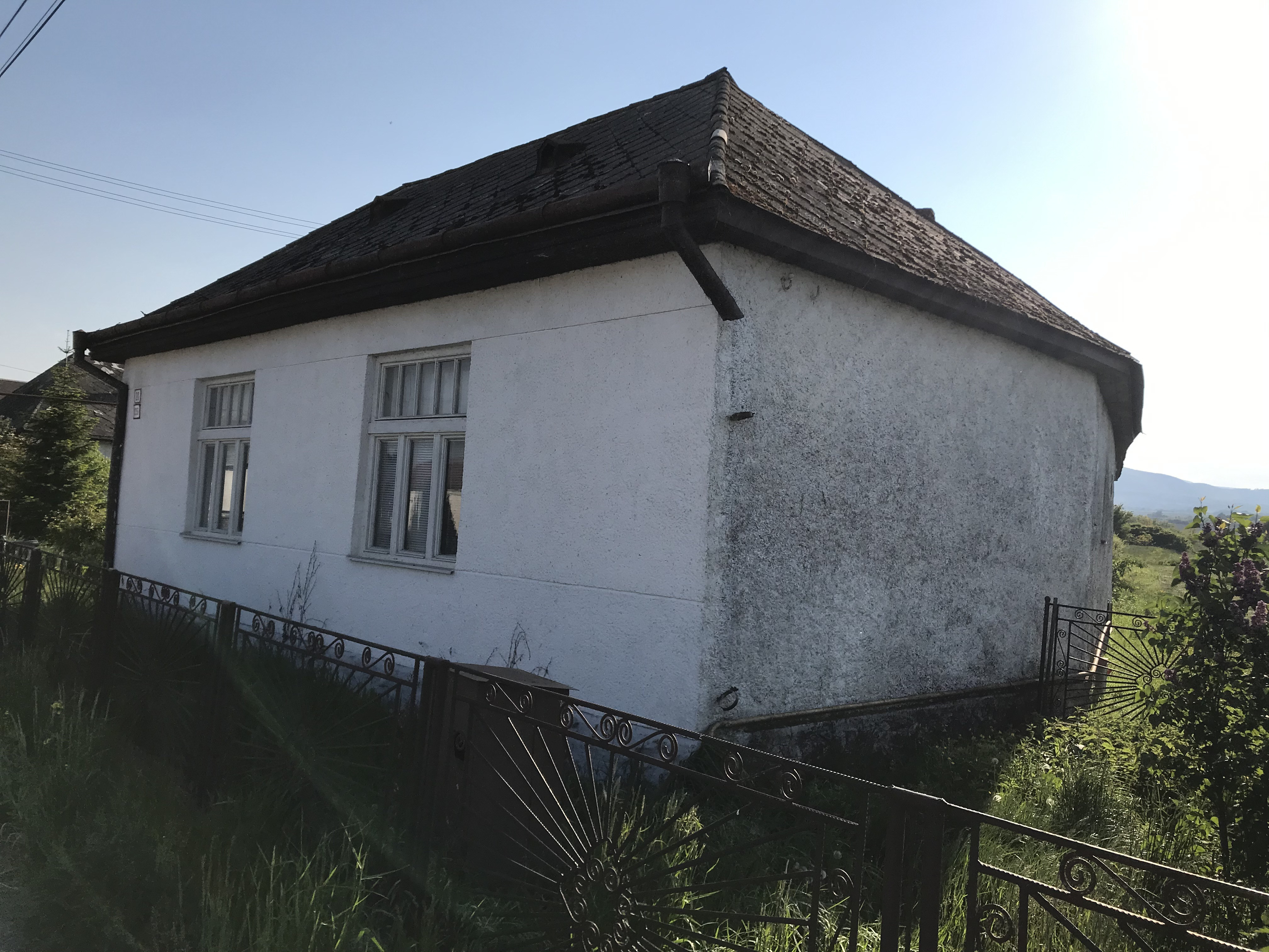 Rodinný dom v obci Sačurov s rozsiahlym pozemkom s možnosťou rozdelenia