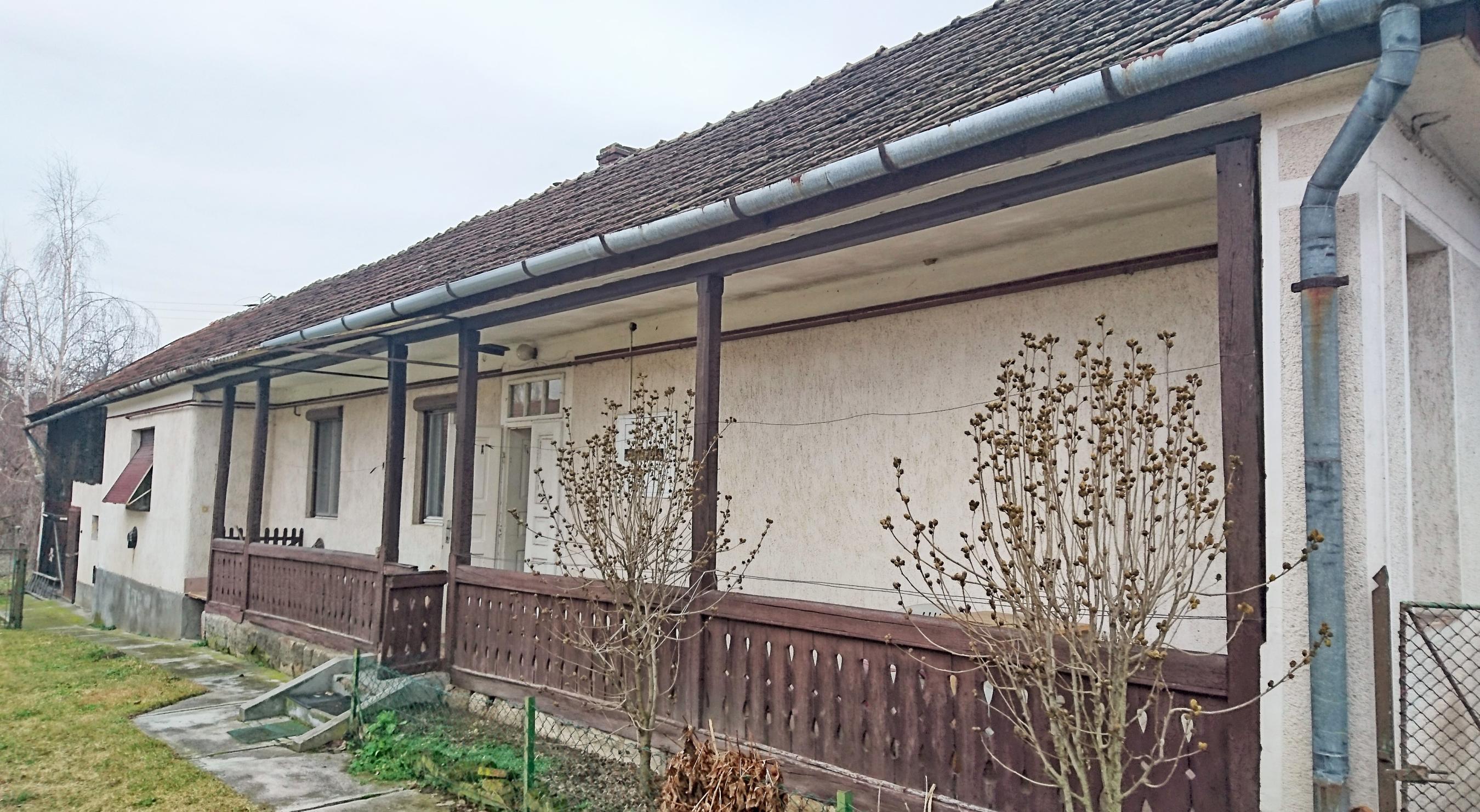 Maďarsko - rodinný dom v obci Füzérkomlós