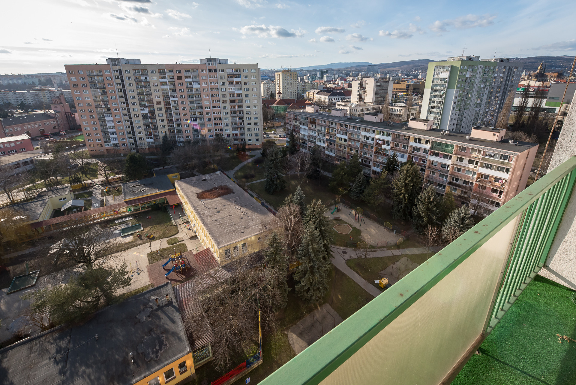 2 izbový byt s loggiou na prenájom v centre mesta