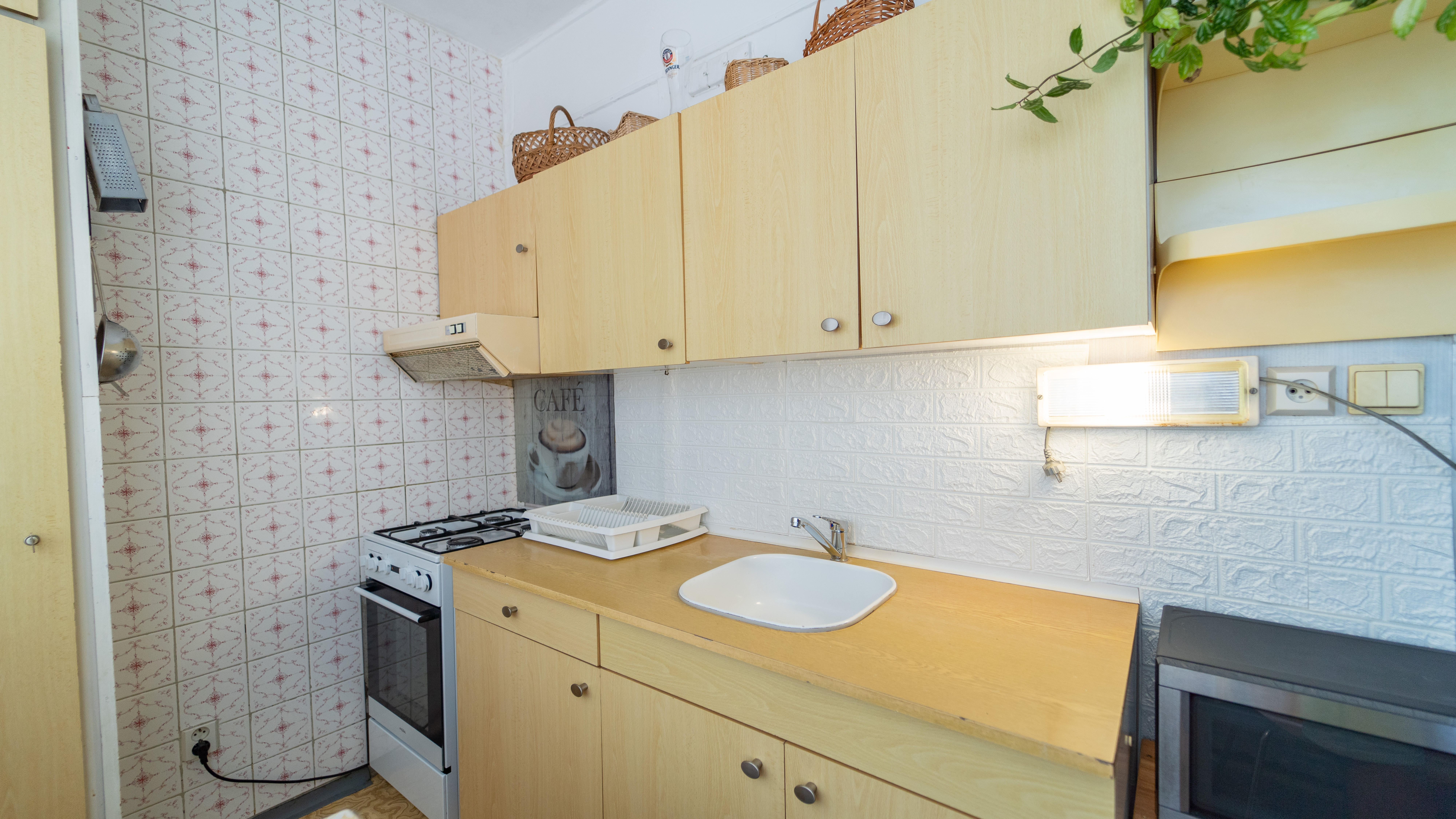 Prenájom izby v 2 izbovom byte s loggiou, Košice - Furča, ul. Bašťovanského
