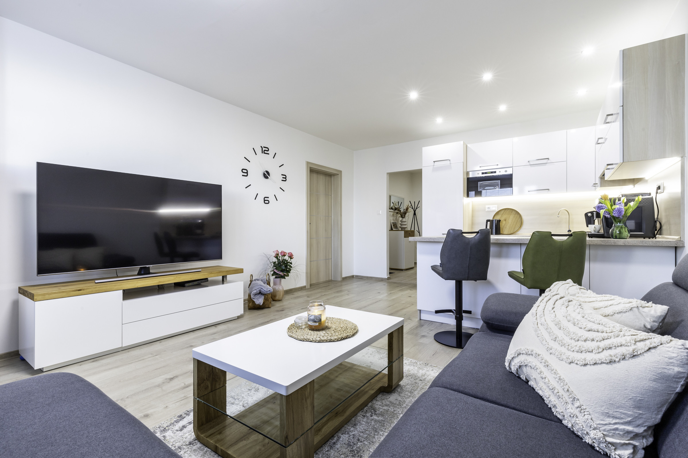 3 izbový byt s loggiou, Sídlisko - KVP, ul. Zombova