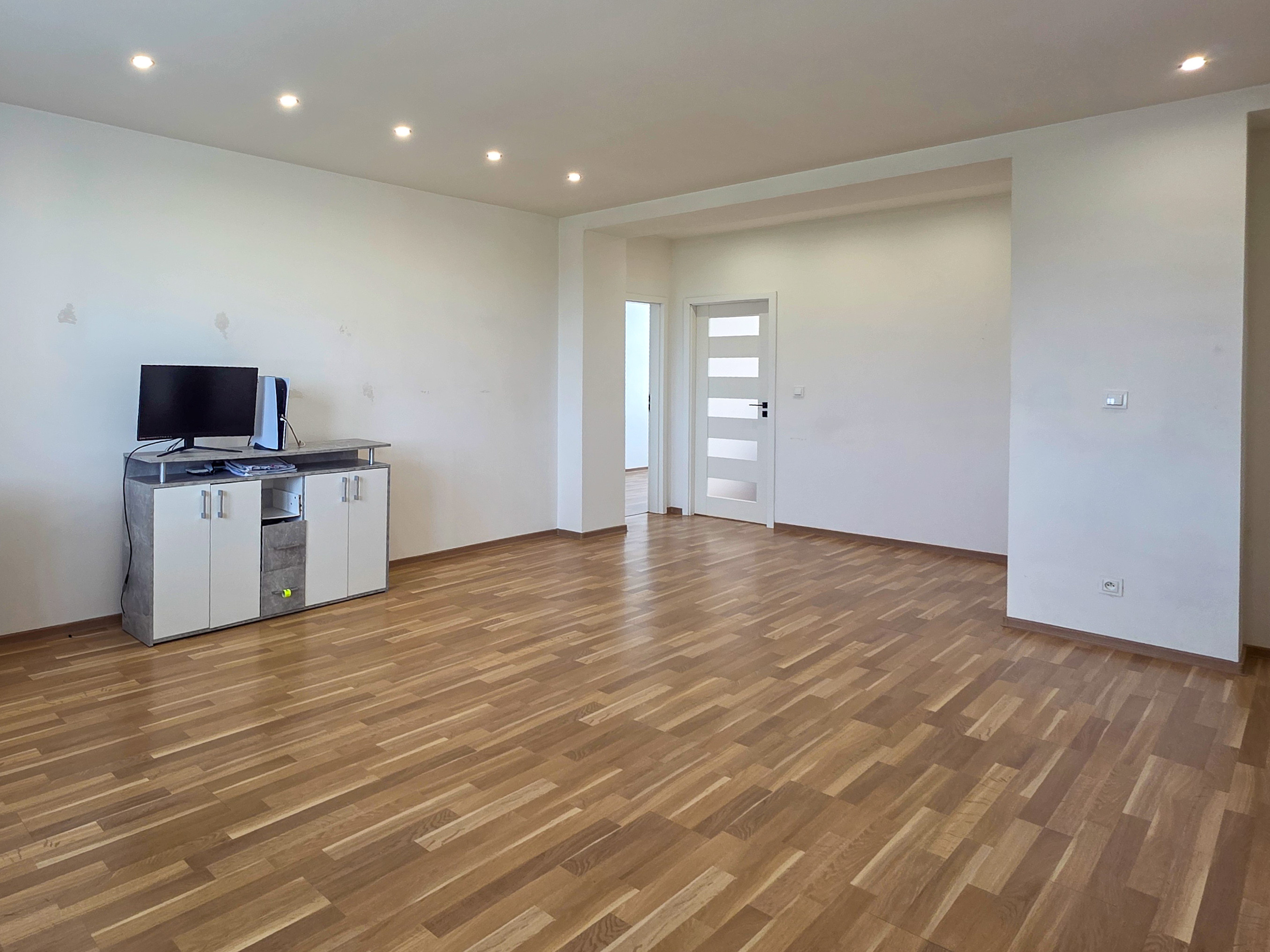 3 izbový byt s balkónom, prenájom, Moldava nad Bodvou