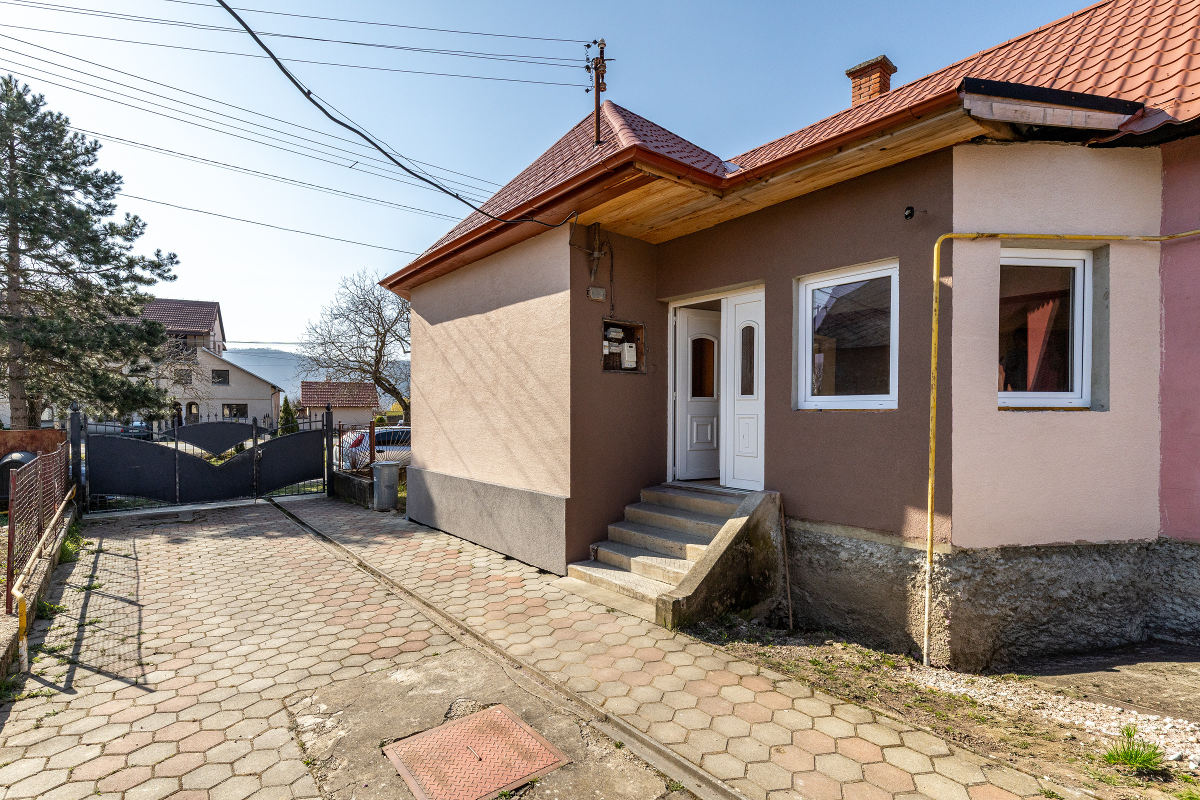 4 izbový rodinný dom, Dvorníky-Včeláre