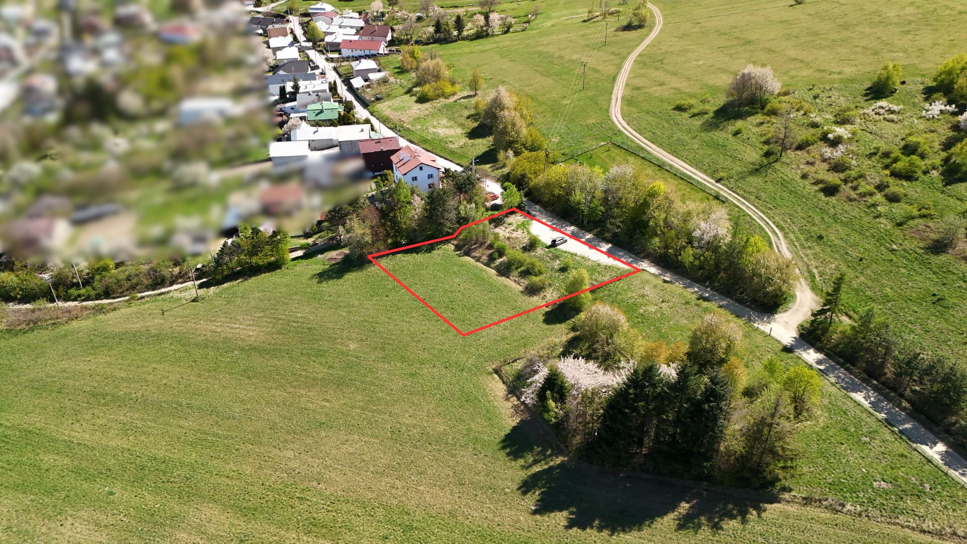 Pozemok v Kavečanoch