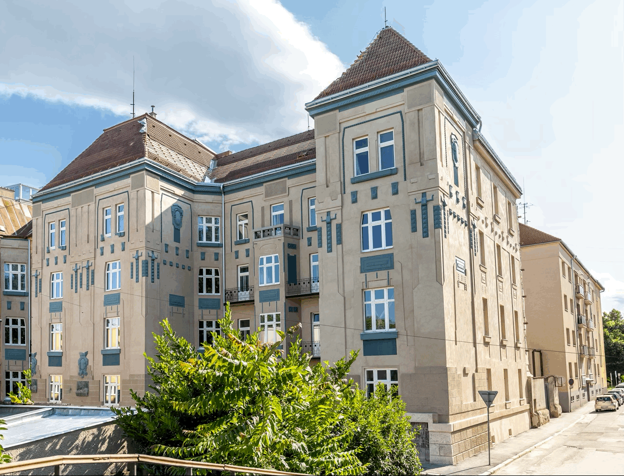 Palác Jeney - 4 izbový byt - Prémiové rezidenčné bývanie