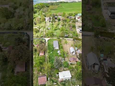 Slnečný pozemok s výhľadom na mesto + kontajnerový domček