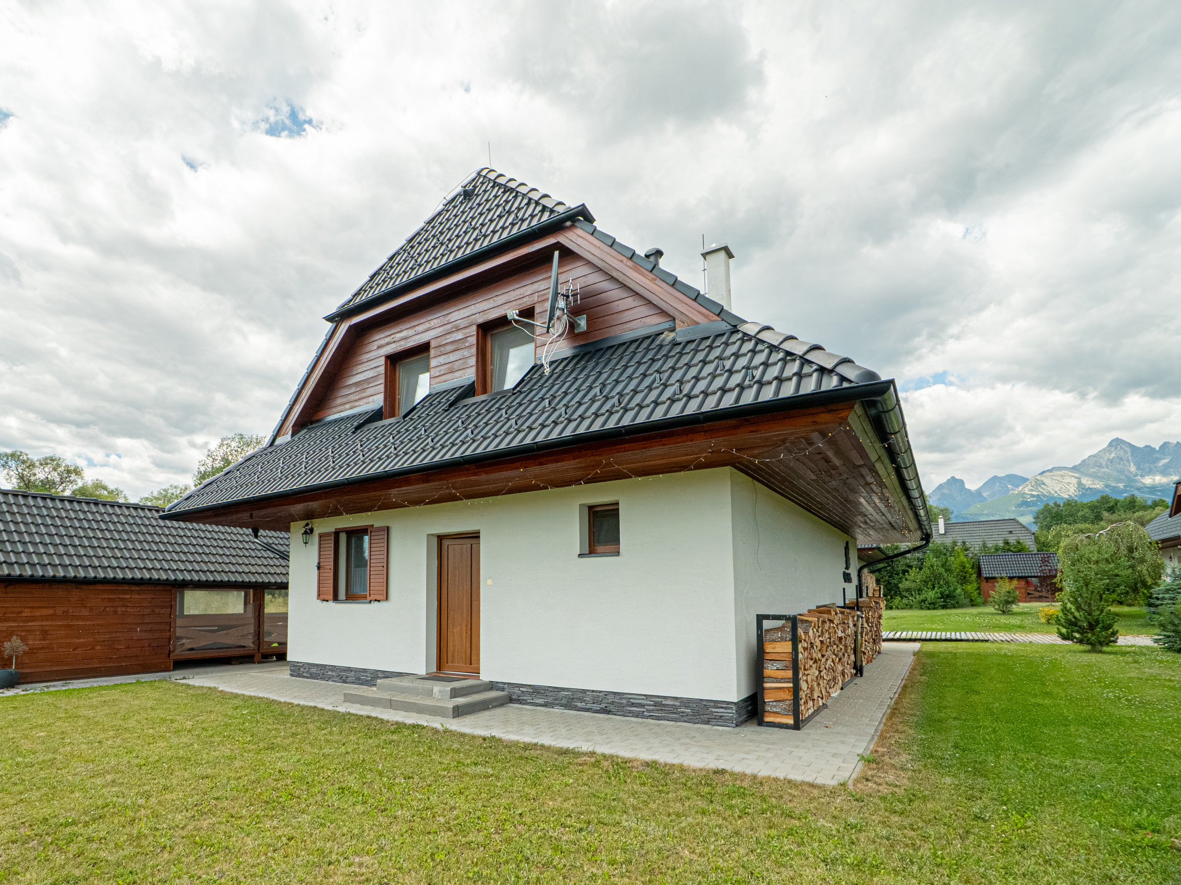 REZERVOVANÉ Priestranná chata s výhľadom na Tatry, Stará Lesná