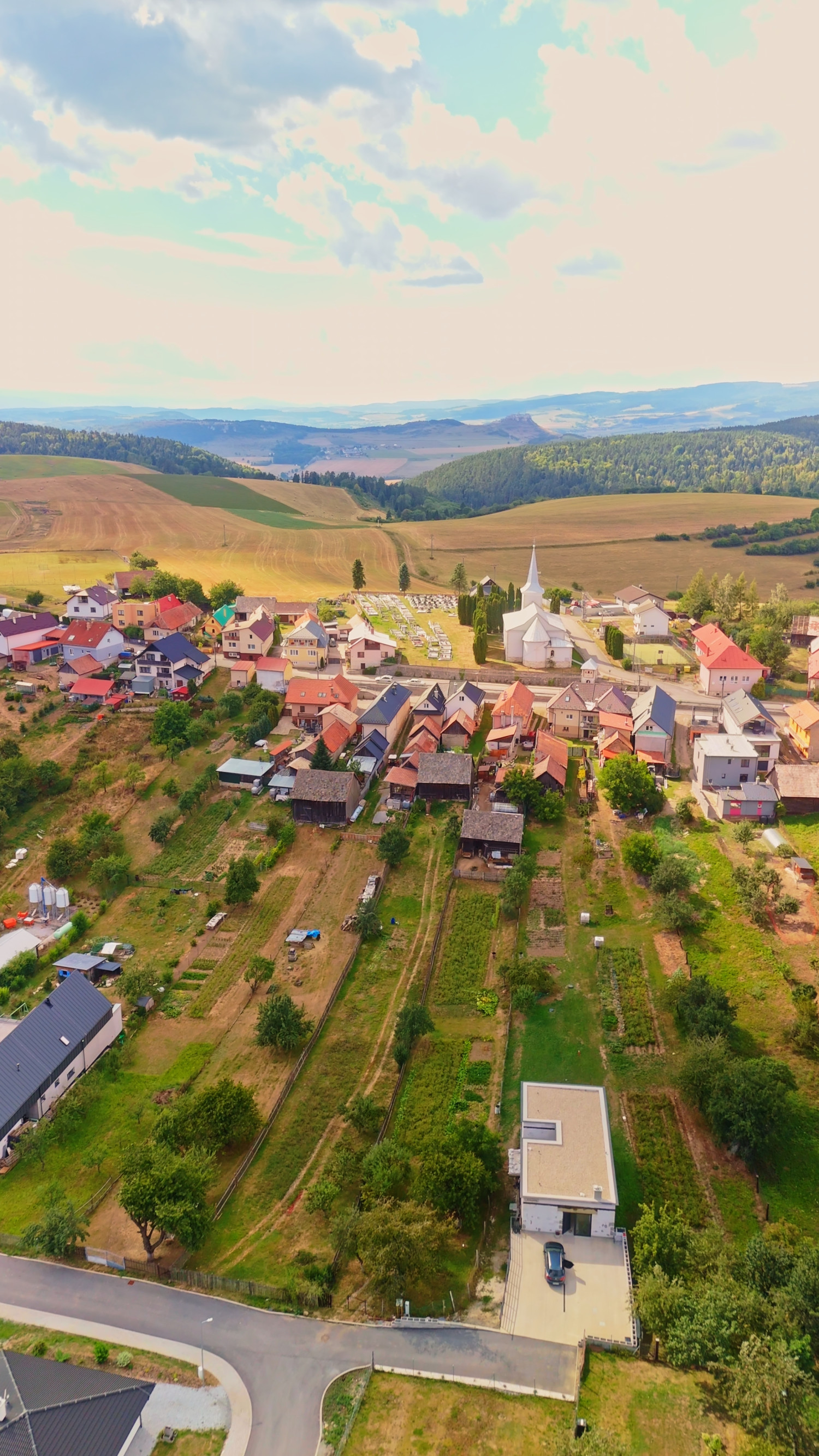 Vidiecky rodinný dom s veľkým pozemkom, Dúbrava
