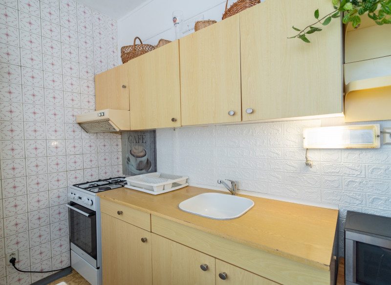 Prenájom izby v 2 izbovom byte s loggiou, Košice - Furča, ul. Bašťovanského