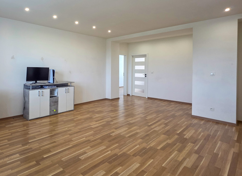 3 izbový byt s balkónom, prenájom, Moldava nad Bodvou