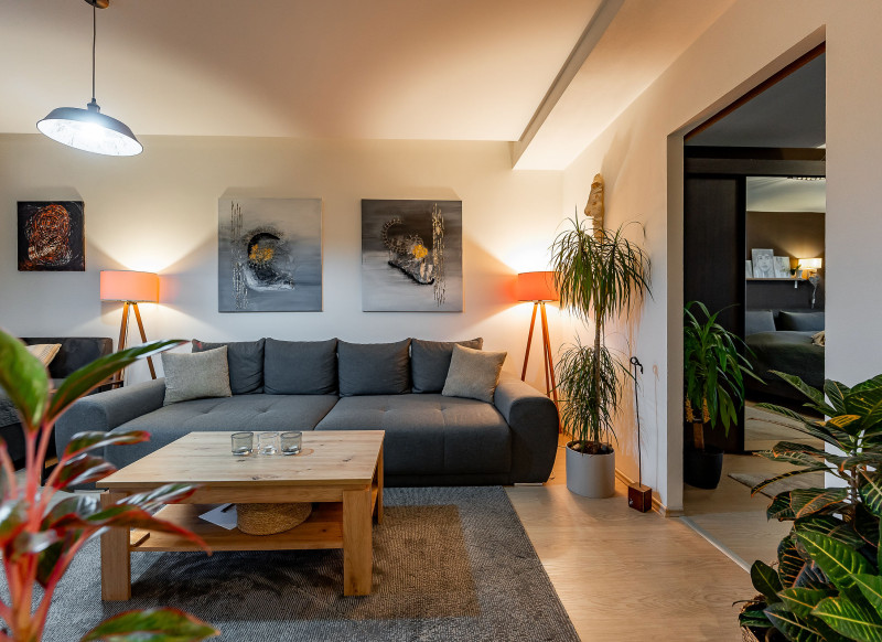 2 izbový byt s loggiou, Lomnická ulica