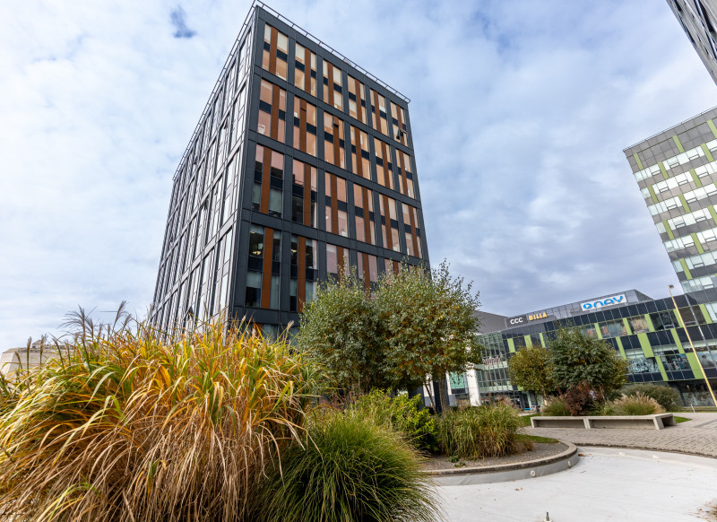 Reprezentatívna kancelária, DUETT I Námestie osloboditeľov