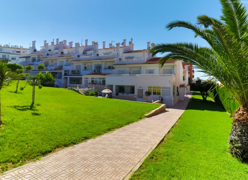 Rohový dom v rezidencii Torreblanca Marina, Španielsko