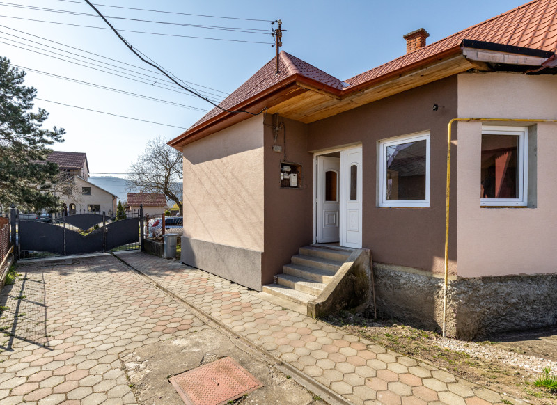 4 izbový rodinný dom, Dvorníky-Včeláre