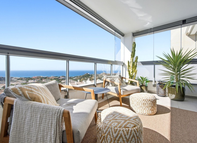 Moderný apartmán s panoramatickým výhľadom na more – Benalmádena