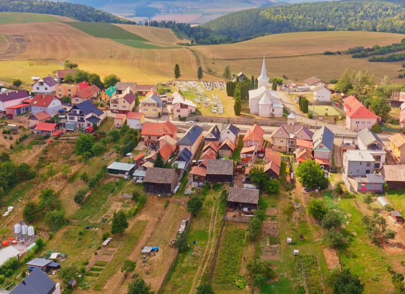 Vidiecky rodinný dom s veľkým pozemkom, Dúbrava